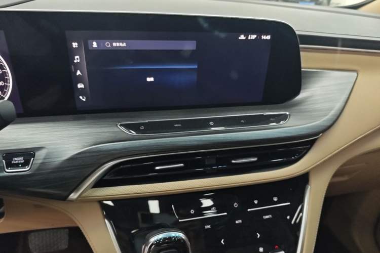 Used Buick GL8 2020 ES Land Cruiser 653T Luxury Model
