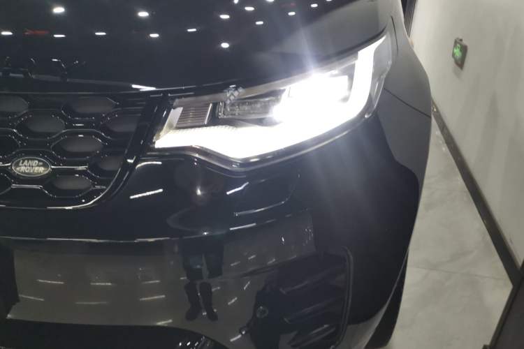 Used Land Rover Discovery 2021 360 PS R-Dynamic SE
