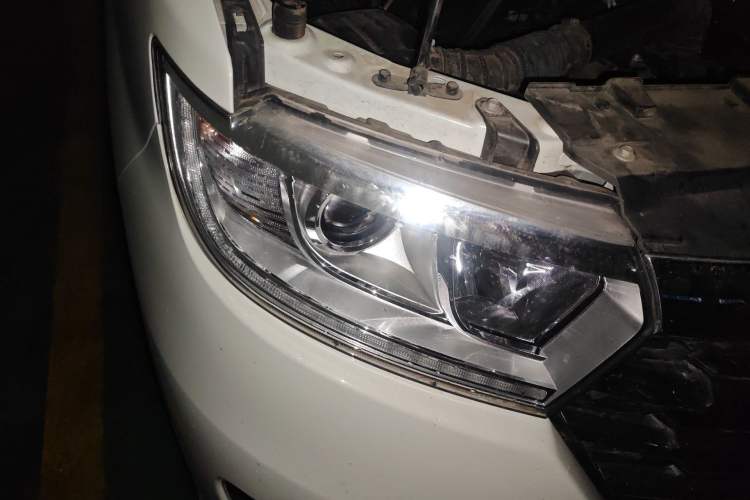 Used JAC Refine M3 2025 PLUS 1.8L Manual Classic Edition 7 Seats Right Front Headlight