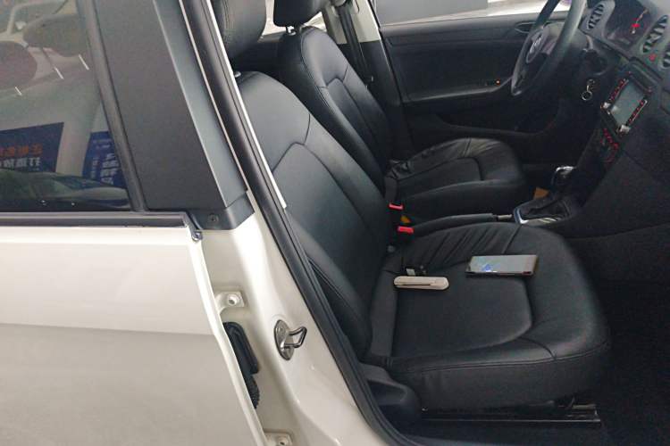 Used Volkswagen Jetta 2013 1.6L Automatic Fashion Model Right Front Seat