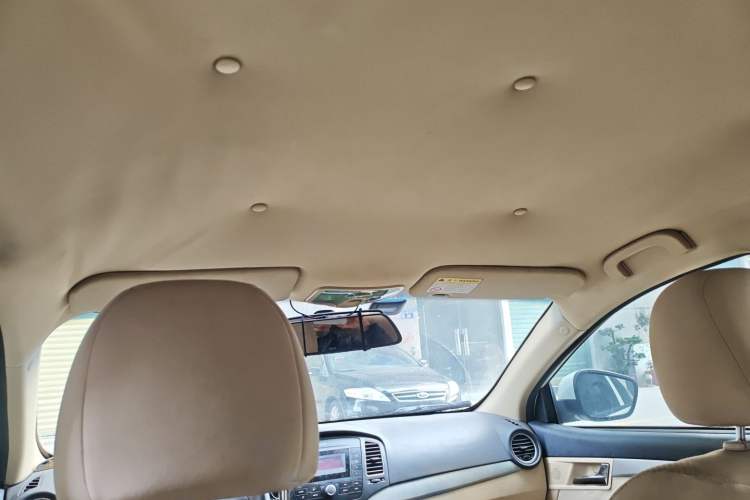 Used Roewe 350 2014 1.5L Automatic Xunda Edition
