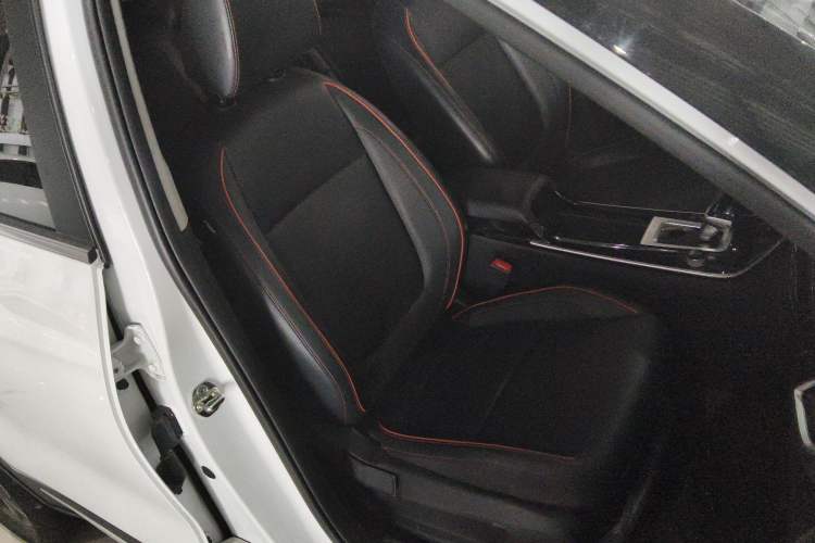 Used Kia Seltos 2023 1.5L CVT Luxury Edition Right Front Seat