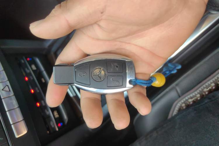 Used Mercedes-Benz E-Class 2015 Facelift E 200 L
