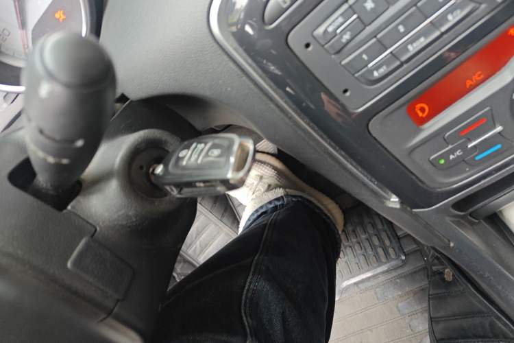 Used Peugeot 308 2014 Enjoyment Edition Classic 1.6L Automatic Fashion Model Vehicle Key