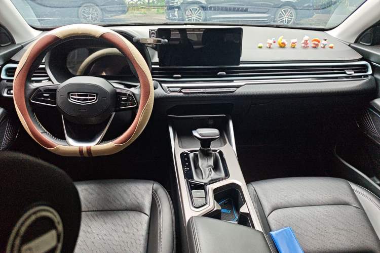 Used Geely Auto Emgrand 2022 4th Generation 1.5L CVT Luxury Model Center Console