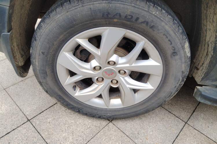 Used Wuling Hongguang S3 2018 1.5L Manual Comfort Model China V Standard Right Rear Wheel Hub