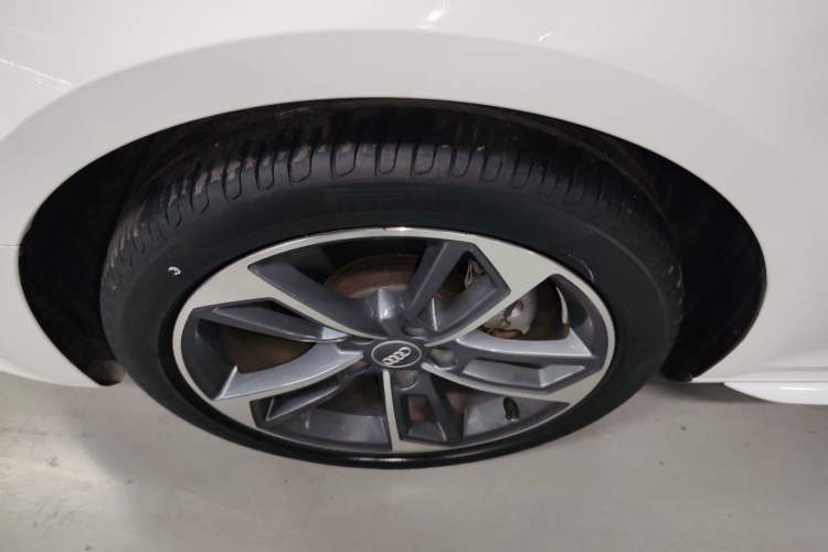 Used Audi A4L 2020 40 TFSI Fashion Dynamic Model Left Front Wheel Hub