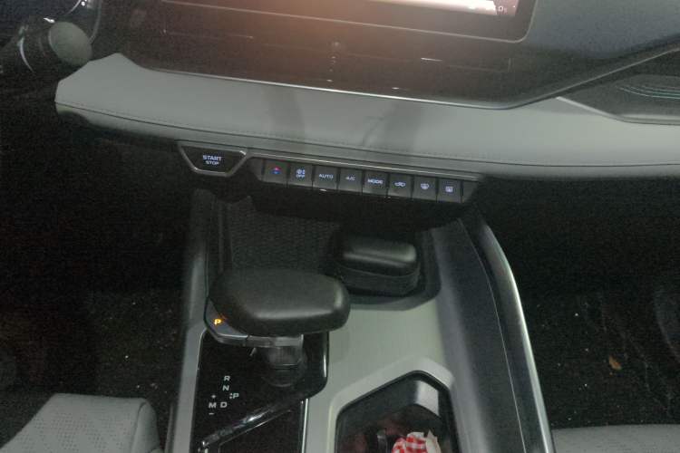 Used Geely Auto Preface 2021 Revised Version 2.0TD Luxury Edition Audio And AC Panel