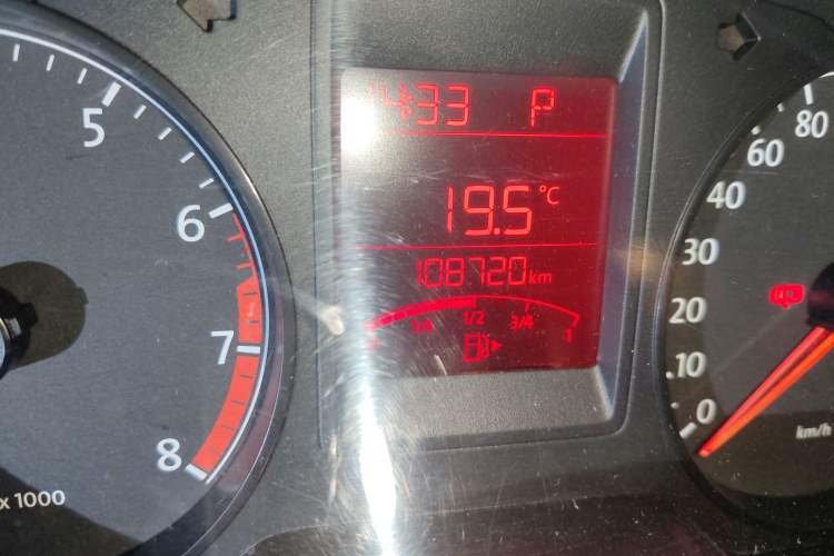 Used Volkswagen Jetta 2013 1.6L Automatic Fashion Model Odometer Close Up