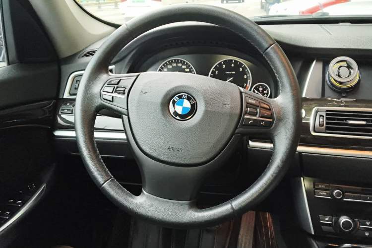 Used BMW 5 Series GT 2011 535i Elegant Edition Steering Wheel