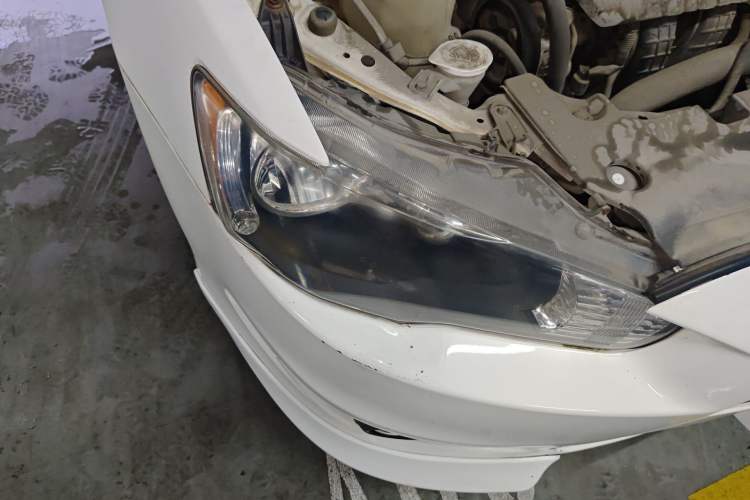 Used Mitsubishi Lancer EX 2011 Fashion Edition 1.8L CVT Comfort Version Right Front Headlight