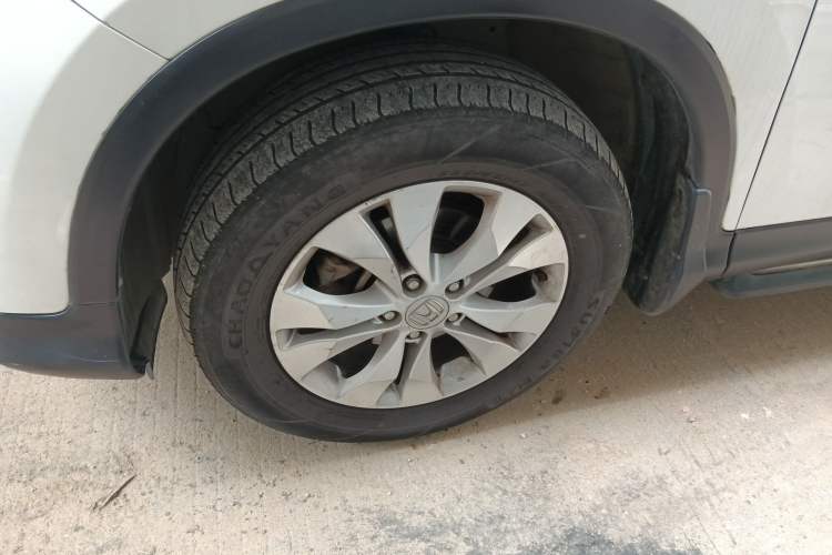 Used Honda CR-V 2013 2.4L two-wheel drive luxury version Left Front Wheel Hub