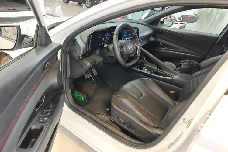 Used Hyundai Elantra 2022 240TGDi DCT LUX Prestige Edition
