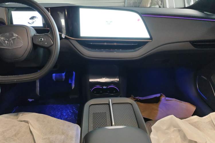 Used Hongqi EH7 2025 600 Smart Selection Edition
