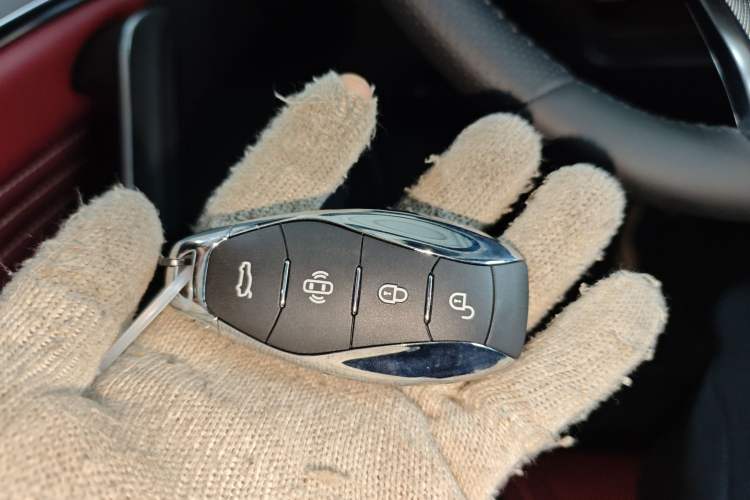 Used Hongqi HS5 2026 Model 2.0T Two-Wheel Drive Qi Yun Pro Edition
