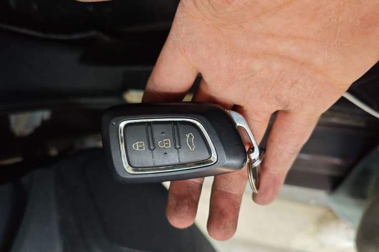 Used Dongfeng Aeolus AX7 2016 2.0L Automatic Zhiyi Trim
