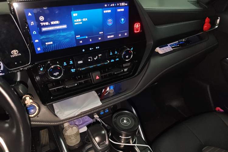 Used Toyota Crown Kluger 2021 2.5L HEV Four-Wheel Drive Premium Edition Audio And AC Panel