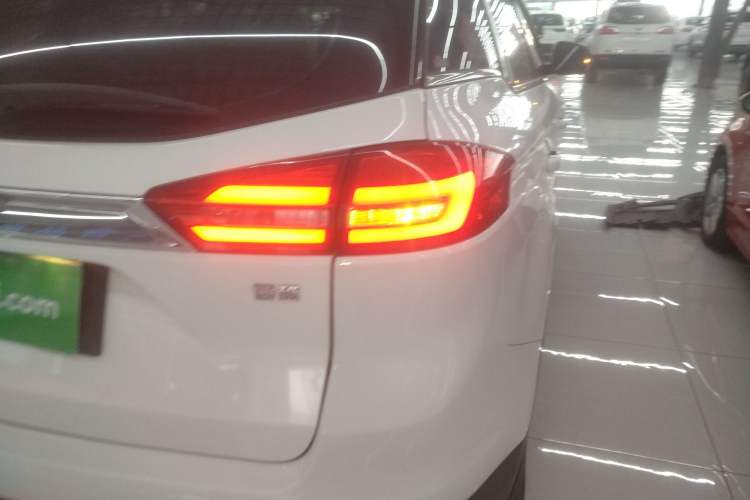 Used Geely Auto Emgrand X7 Sport 2016 1.8TD Automatic ZhiZun Version