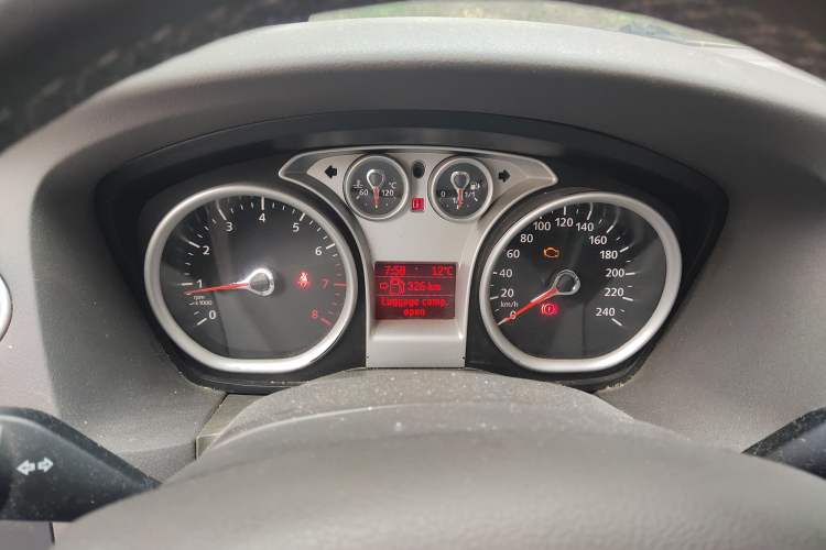 Used Ford Focus 2013 Sedan Classic 1.8L Manual Fashion Edition