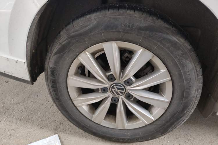 Used Volkswagen Lavida 2024 1.5L Automatic DeYi Edition Right Rear Wheel Hub