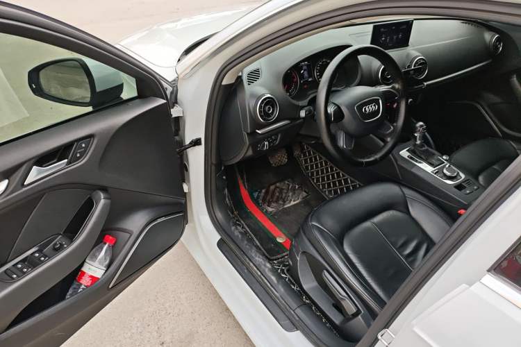 Used Audi A3 2014 Sportback 35 TFSI Automatic Ambition Edition Driver Seat