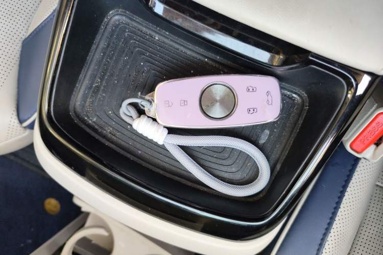 Used Roewe iMAX8 2022 400TGI Celebration Edition
