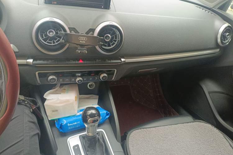 Used Audi A3 2017 Limousine 35 TFSI Sport Edition Audio And AC Panel