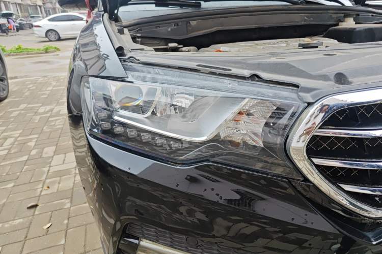 Used Haval H6 Coupe 2015 Blue-Label Facelift 2.0T Manual Two-Wheel Drive Urban Version Right Front Headlight