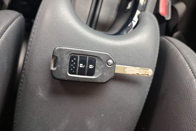 Used Honda Vezel 2020 1.5L CVT Pioneer Edition Interior 1