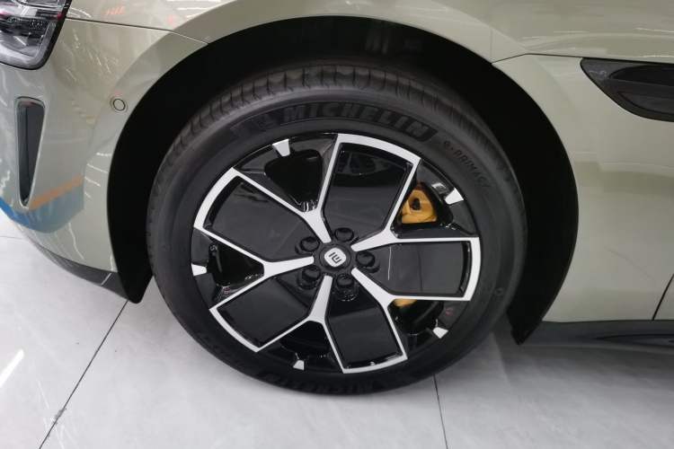 Used Xiaomi Auto SU7 2024 Four-Wheel Drive Ultra-Long Range Advanced Intelligent Driving Max Edition