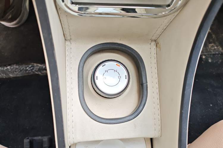 Used Wuling Hongguang MINIEV 2024 3rd Generation 215km Advanced Version Gear Lever