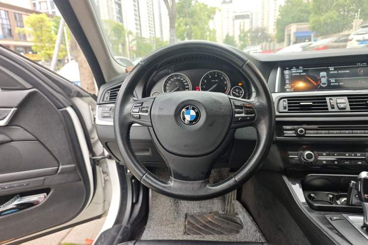 Used BMW 5 Series 2012 520Li Elegant Edition Steering Wheel