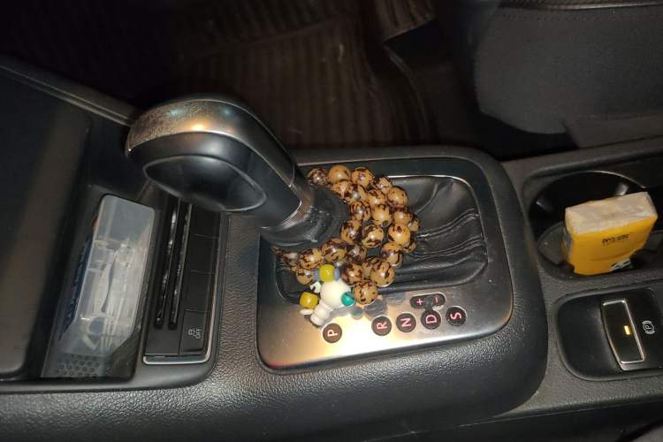 Used Volkswagen Tiguan 2015 1.8TSI Automatic Two-Wheel Drive Comfort Edition Gear Lever