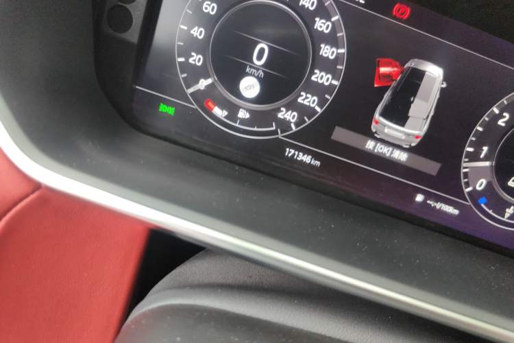 Used Land Rover Range Sport 2020 3.0 L6 HSE DYNAMIC Odometer Close Up