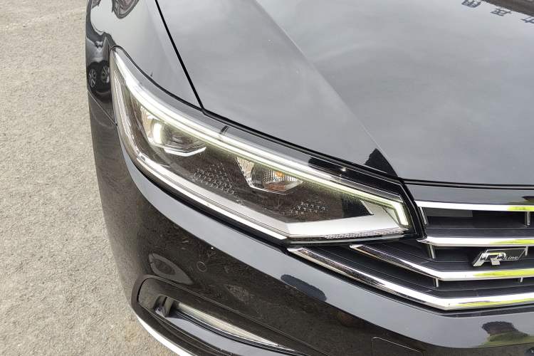 Used Volkswagen Magotan 2020 330TSI DSG Luxury Edition Right Front Headlight