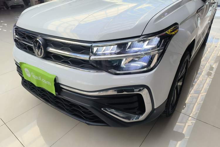 Used Volkswagen Tharu 2023 300TSI Two-Wheel-Drive Moonlight Edition