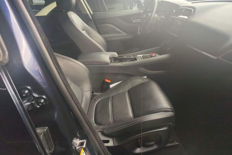 Used Jaguar F-PACE 2018 2.0T Two-Wheel Drive Urban Deluxe Edition