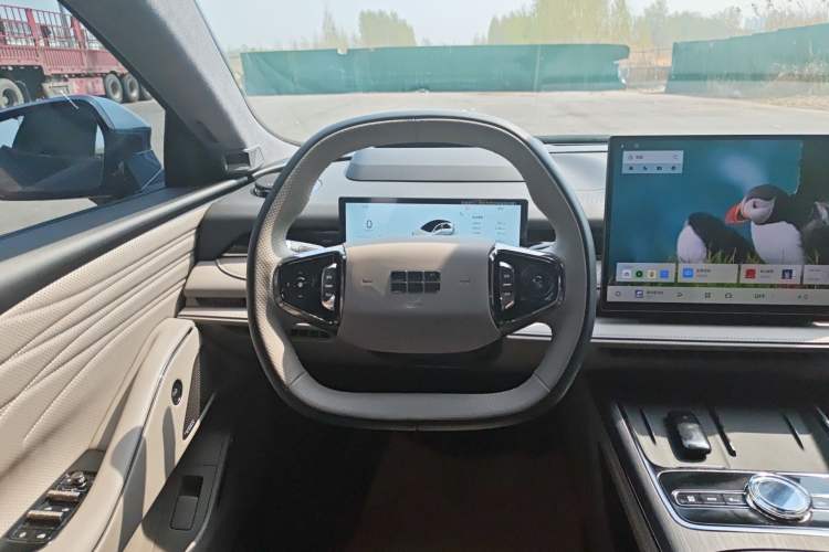 Used Geely Galaxy 8 2025 130km EM-P Starship Edition
