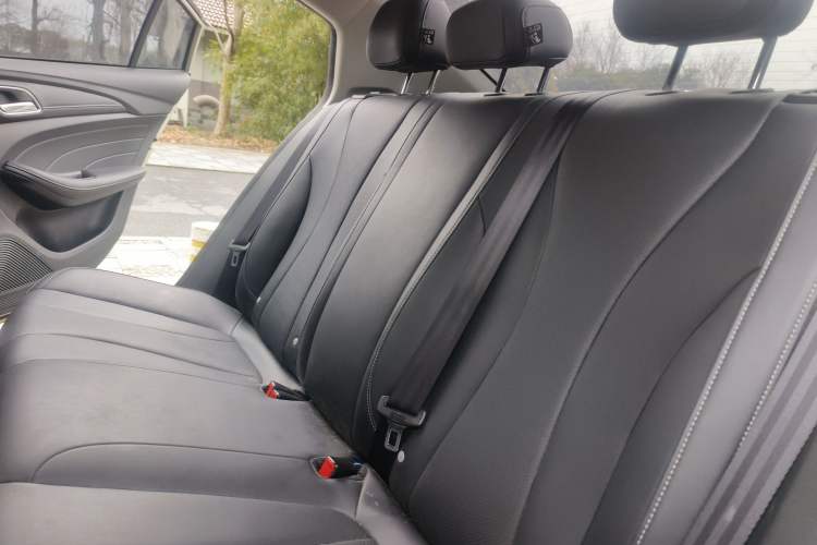 Used Roewe i5 2019 1.5L Automatic 4G Connected Langhao Edition
