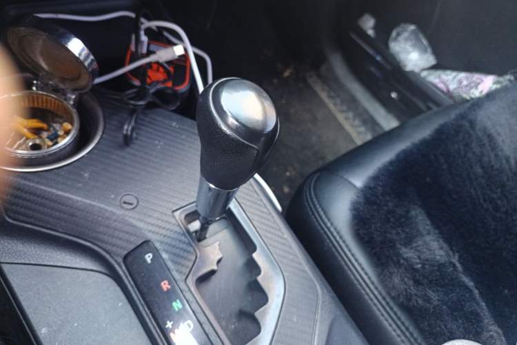 Used Toyota RAV4 2015 2.0L CVT Two-Wheel Drive Fashion Edition
