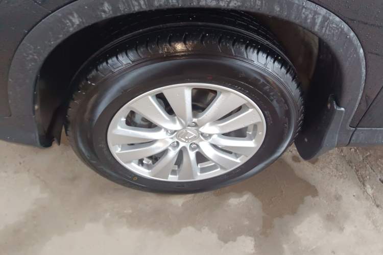 Used Honda CR-V 2016 2.0L two-wheel drive Urban Edition Left Front Wheel Hub