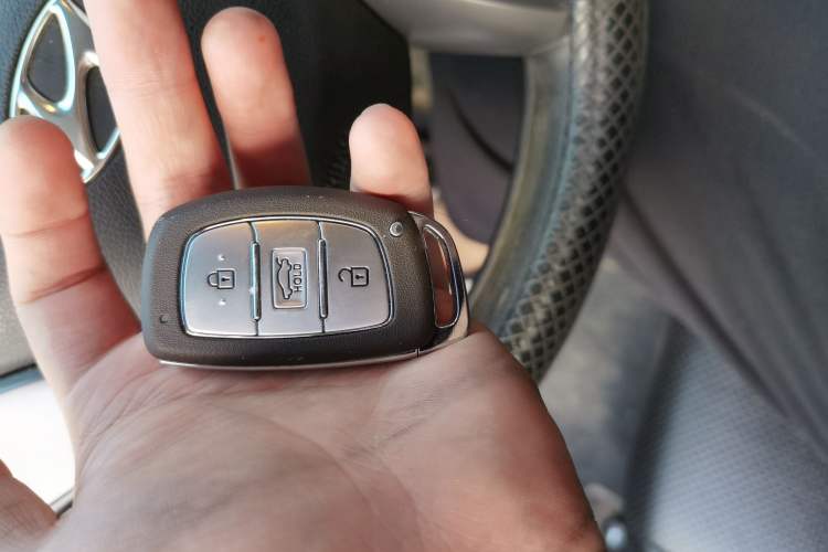 Used Hyundai Elantra (5th Generation / Langdong) 2016 1.6L Manual Luxury Model Vehicle Key