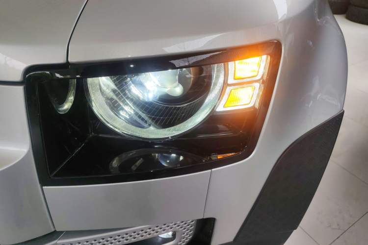 Used Land Rover Defender 2020 110 P400 Dark Special Edition Left Front Headlight