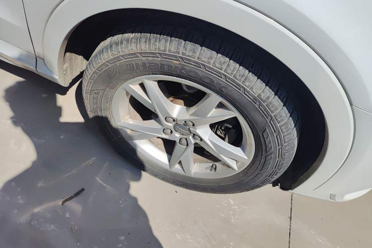 Used Audi Q3 2017 30 TFSI Fashion Model Right Front Wheel Hub