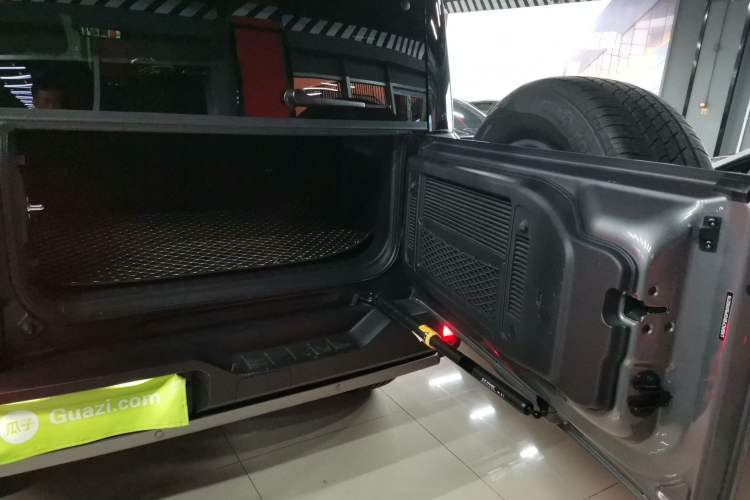 Used BAIC Off-Road BJ40 2024 2.0T All-New Urban Hunter Edition Ultimate Version
