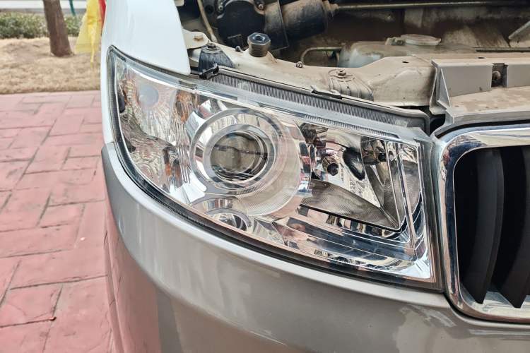 Used Jinbei New Hiace X30L 
