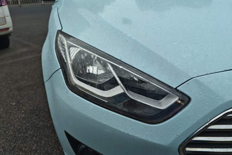 Used Ford Escort 2015 1.5L Automatic Fashion Model
