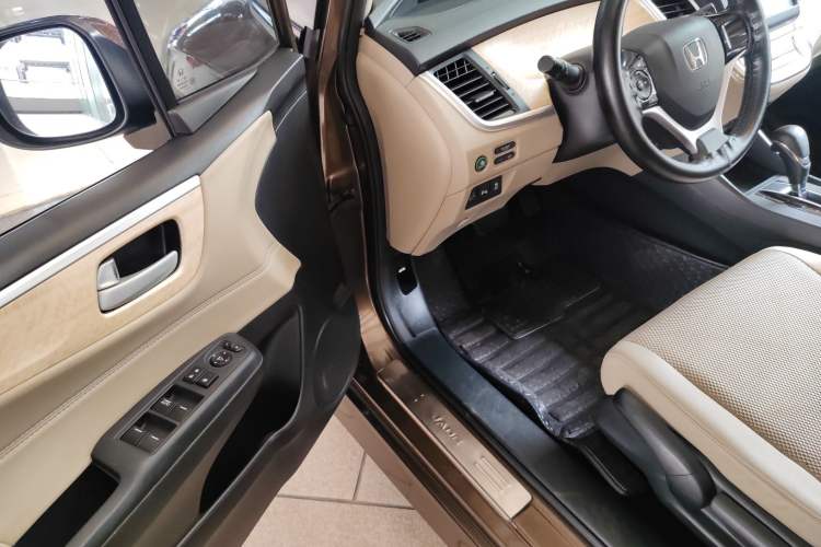 Used Honda Jade 2014 1.8L Automatic Comfort Elite Version 5 Seats
