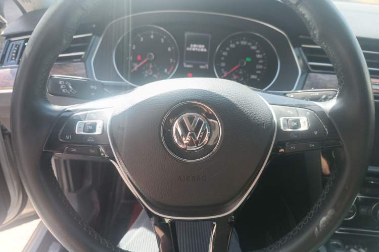 Used Volkswagen Magotan 2017 330TSI DSG Luxury Model
