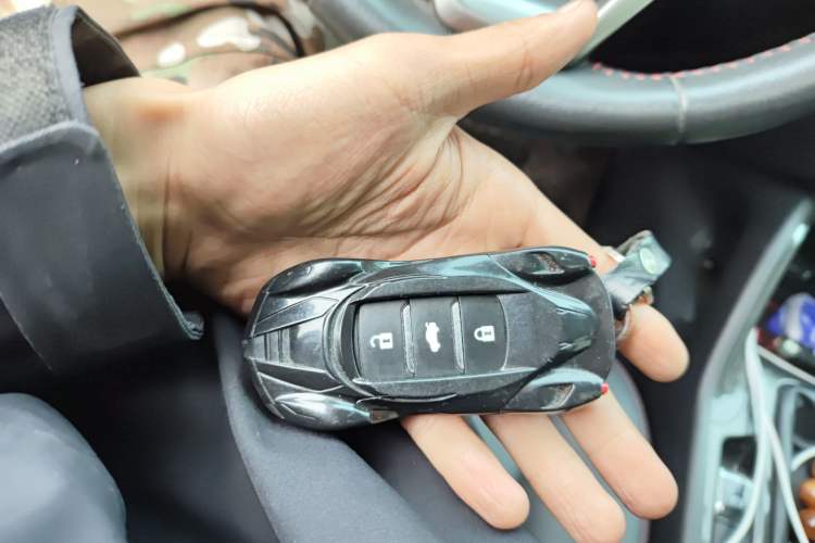 Used CHANGAN CS75 2017 Shangkui Edition 1.5T Manual Fengxiang Model Vehicle Key